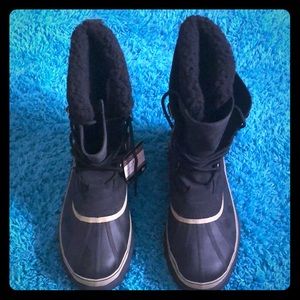 NWT SOREL CARIBOU WATERPROOOF BOOTS size 13
